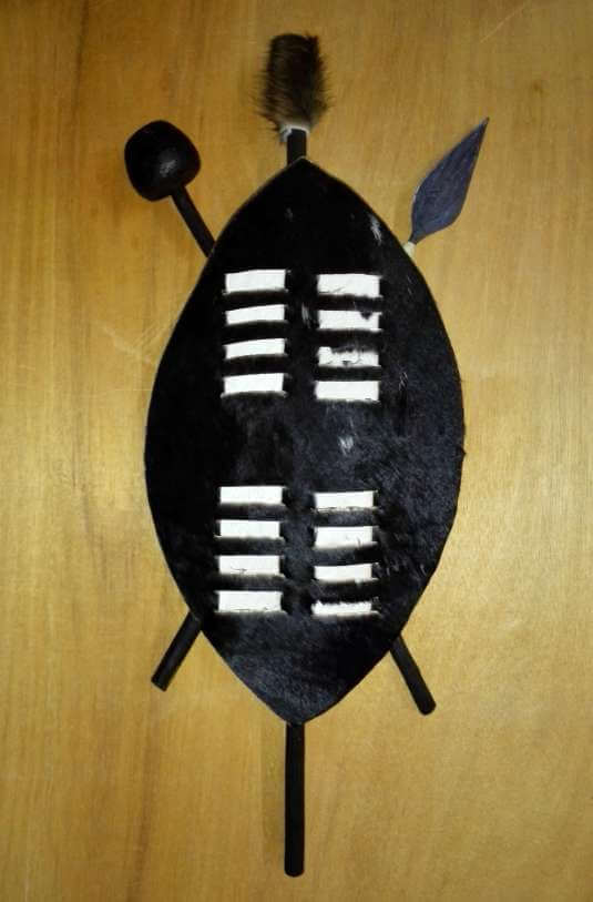 African 35 cm Zulu shield