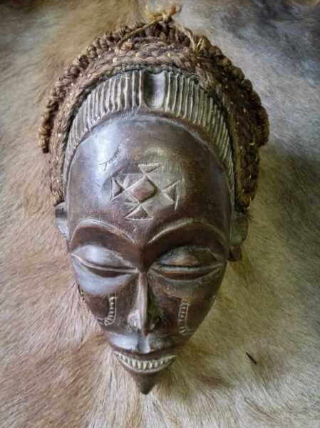 African female Chokwe mask